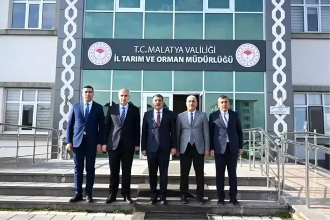 Malatya Büyükşehir Belediye Başkanı Selahattin Gürkan, İl Tarım ve Orman Müdürü Osman Akar'ı ziyaret etti