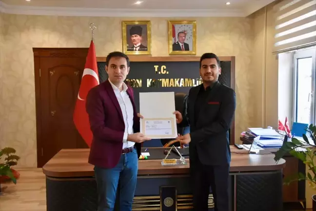 Sason Devlet Hastanesi Başhekimi Dr. Ömer Karagözoğlu'na Başarı Belgesi Verildi