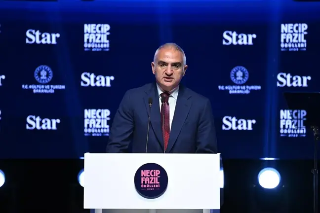 2023 Necip Fazıl Ödülleri Atatürk Kültür Merkezi'nde düzenlenen törende takdim edildi