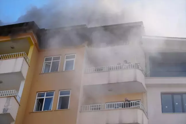 Muş'ta Doğal Gaz Dönüşümü Sırasında Yangın Çıktı: 25 Kişi Kurtarıldı