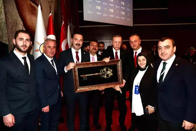 Zonguldak Heyeti, Cumhurbaşkanı Erdoğan'a Şehrin Temsili Anahtarını Takdim Etti