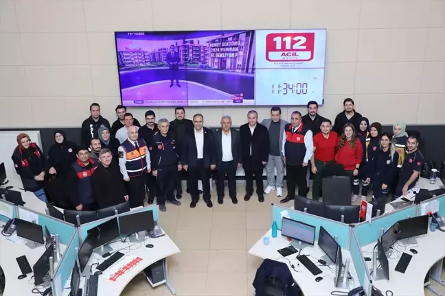 Afyonkarahisar Belediye Başkanı Mehmet Zeybek, yeni yıla ziyaretlerle girdi