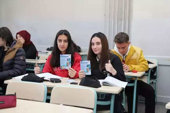 Konya Büyükşehir Belediyesi Dijital Eğitim Platformu ile YKS'ye hazırlık yapıyor