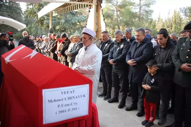 Kalp Yetmezliği Sonucu Hayatını Kaybeden Piyade Uzman Çavuş Mehmet Cırnavuk'un Cenazesi Kilis'te Toprağa Verildi