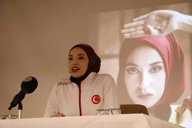 Milli Tekvandocu Kübra Dağlı Karabük Üniversitesinde Öğrencilerle Buluştu