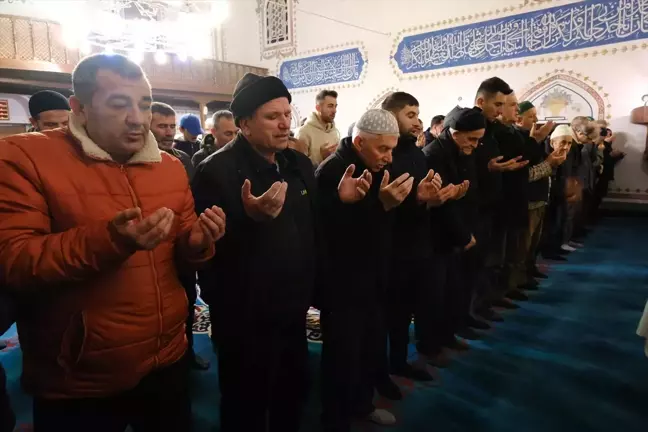 İsrail'in Beyrut'ta düzenlediği saldırıda öldürülen Hamas Siyasi Büro Başkan Yardımcısı Salih el-Aruri için Türkiye'de gıyabi cenaze namazı kılındı