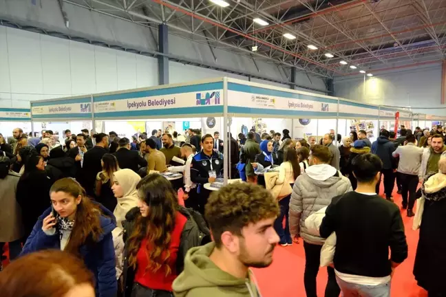 Van Büyükşehir, Tuşba ve İpekyolu Belediyeleri DAKAF'24'te Stant Açtı