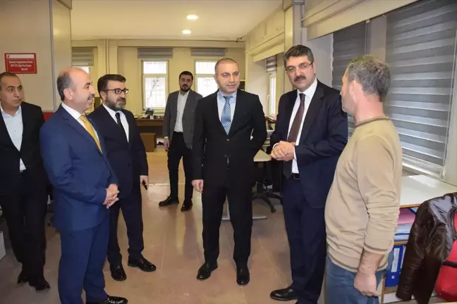 AK Parti Batman Milletvekili Ferhat Nasıroğlu, Vergi Dairesi ve İl Sağlık Müdürlüğünü ziyaret etti
