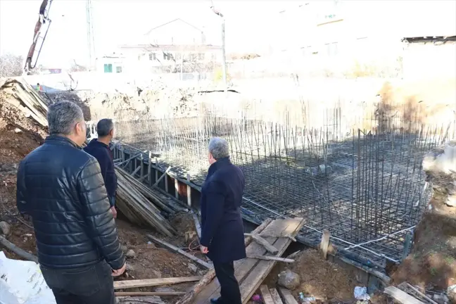 Baskil Belediye Başkanı İhsan Akmurat, İlçe Emniyet Amirliği binasının inşaatını inceledi
