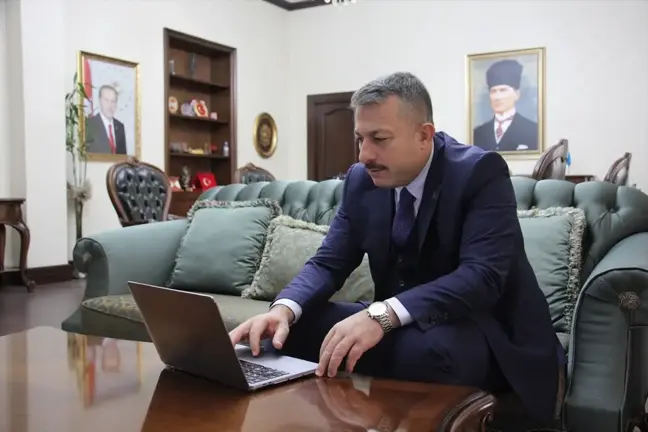 Kilis Valisi Tahir Şahin, Yılın Kareleri oylamasına katıldı