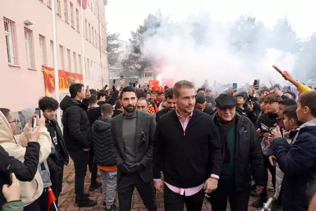 Kayserispor Futbolcuları Okul Ziyaretinde