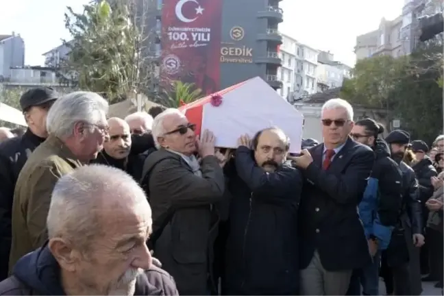 Ayla Algan'ın Son Yolculuğu Alkışlarla Uğurlandı