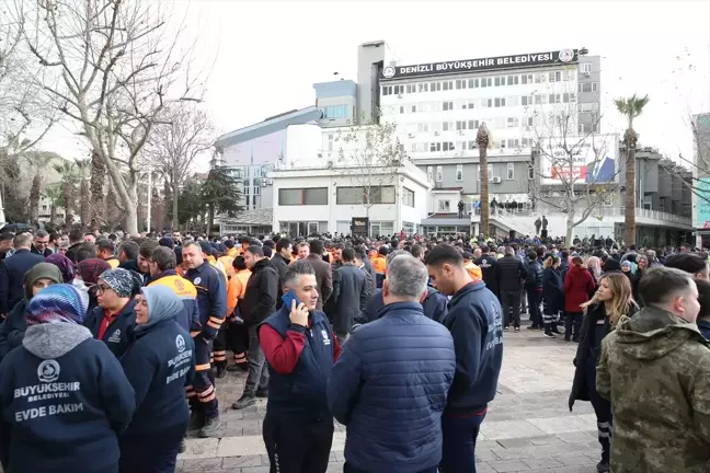 Denizli Büyükşehir Belediye Başkanı Osman Zolan, partililerce karşılandı