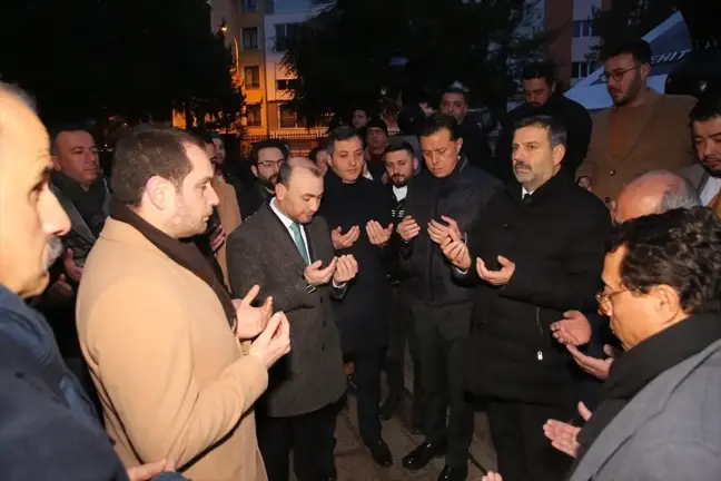 Cumhur İttifakı'nın Eskişehir Büyükşehir Belediye Başkan adayı Hava Şehitliği'ni ziyaret etti