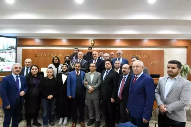 Erzurum Kent Konseyi Başkanı ve Yönetim Kurulu Üyeleri, Mehmet Sekmen'i Ziyaret Etti