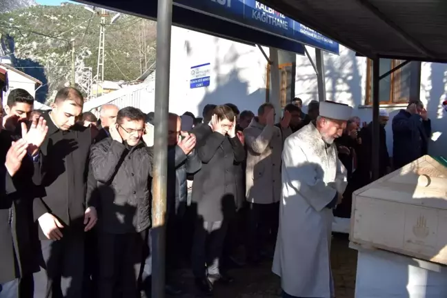 Adalet Bakanı Yılmaz Tunç'un Eniştesi Son Yolculuğuna Uğurlandı