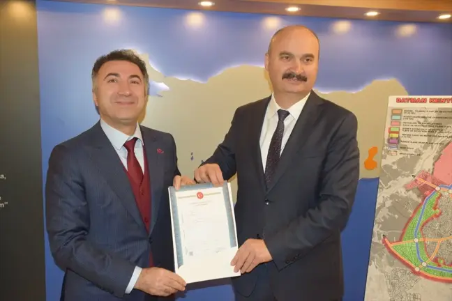 Batman Belediyesi 9 Mahallede 1373 Taşınmazın Tapusunu Dağıttı