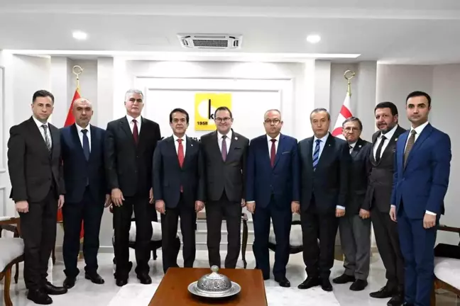 Antalya Ticaret Borsası Yönetimi KKTC Cumhurbaşkanı Ersin Tatar'ı Ziyaret Etti