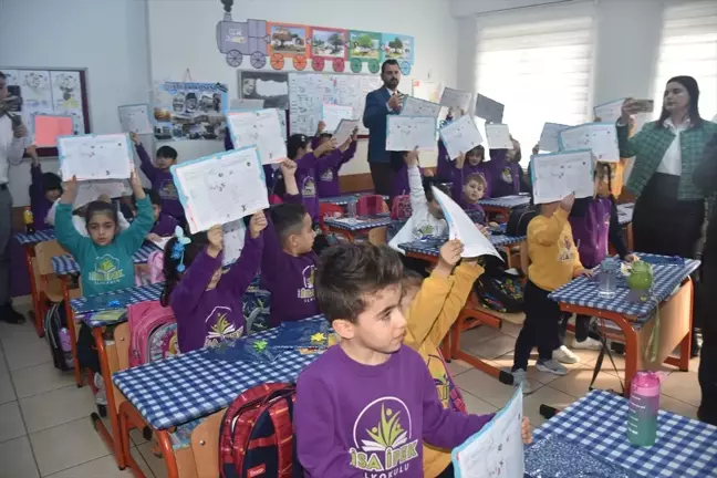 Adana, Mersin, Hatay ve Osmaniye'de Öğrencilere Karneler Verildi