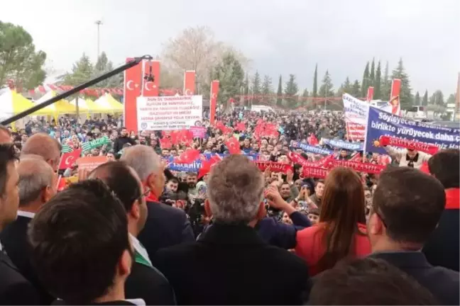 Gaziantep'te, başkanlığa 3'üncü kez aday gösterilen Şahin'e coşkulu karşılama