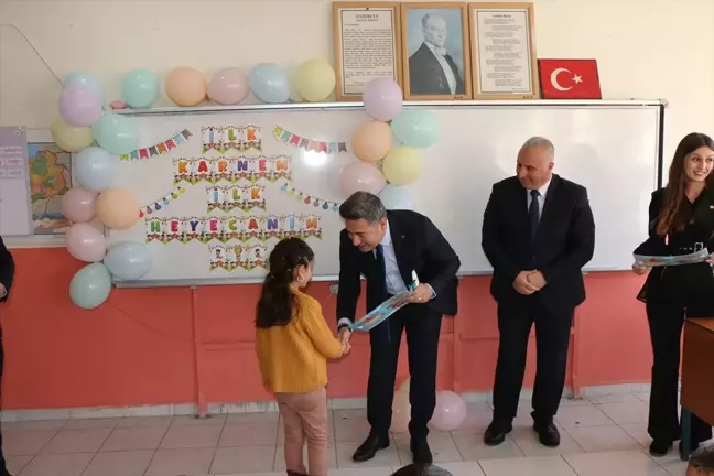 Bitlis Hizan'da Öğrenciler Karnelerini Aldı