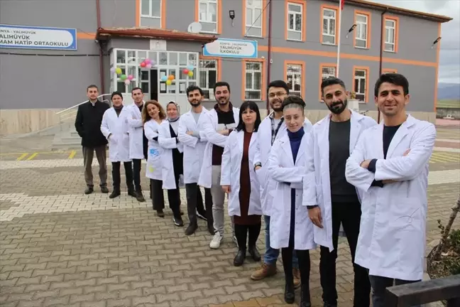 Konya, Karaman, Aksaray ve Afyonkarahisar'da Öğrenciler Karnelerini Aldı
