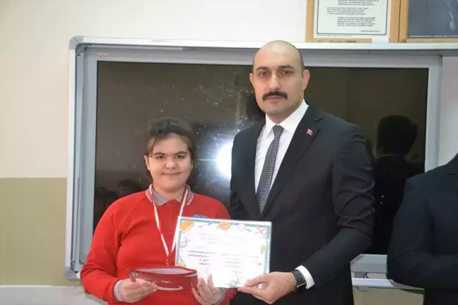 Şarkışla'da 7 Bin Öğrenci Karne Aldı