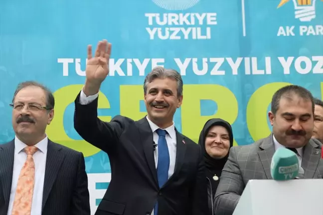 AK Parti Yozgat Belediye Başkanı Celal Köse, partililer tarafından karşılandı