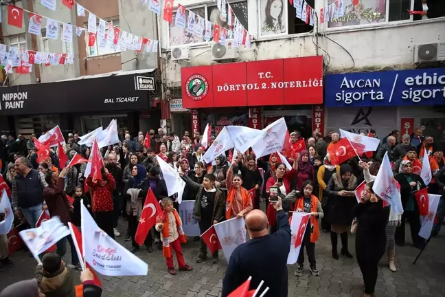 Demokrat Parti Genel Başkanı Gültekin Uysal, yerel seçimlerde belediye başkanının rolünü vurguladı