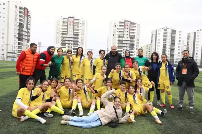 Diyarbakır Büyükşehir Belediyesi Kadın Futbol Takımı İlk Maçta Galibiyetle Başladı