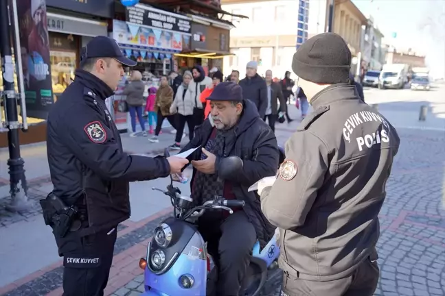Edirne'de Saraçlar Caddesi'nde trafik denetimi yapıldı