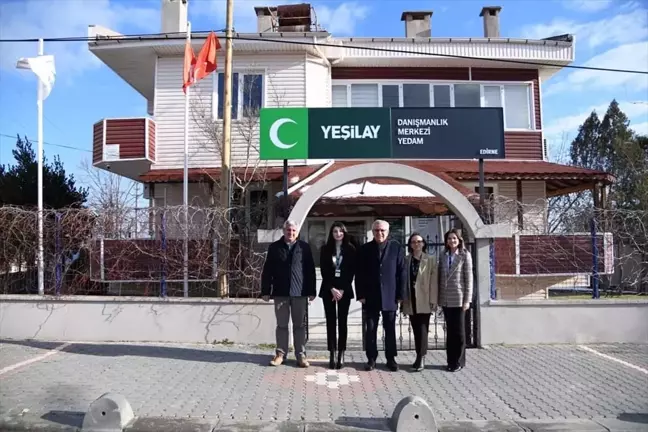 Keşan Belediye Başkanı Yeşilay Danışmanlık Merkezi'ni ziyaret etti