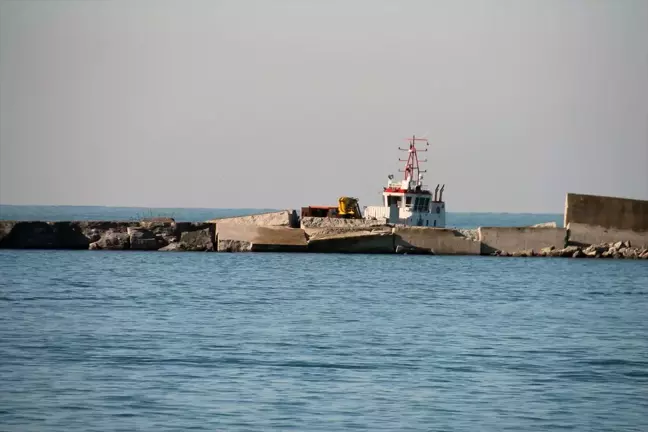 Zonguldak Açıklarında Batan Geminin Kayıp Mürettebatı İçin Arama Çalışmaları Devam Ediyor