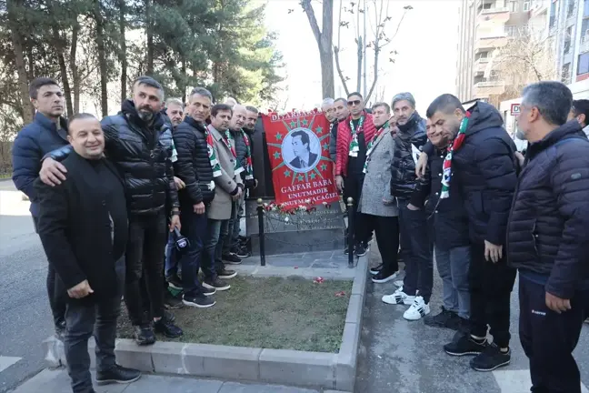 Diyarbakır'da Şehit Emniyet Müdürü Ali Gaffar Okkan Anısına Futbol Maçı Düzenlendi