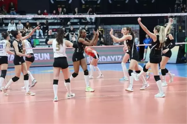 VakıfBank, Muratpaşa Bld. Sigorta Shop'u 3-0 yendi