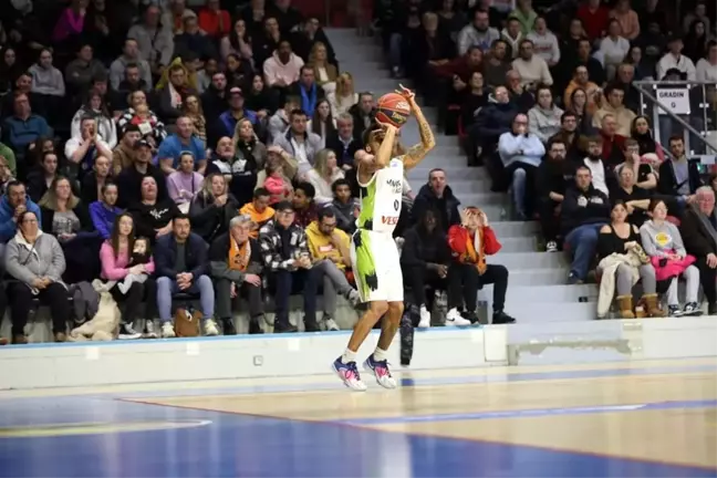 Manisa Büyükşehir Belediyespor Basketbol Takımı BCM Gravelines'i mağlup etti