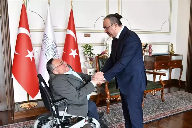 Sakatlar Derneği Başkanı Vali Soytürk'ü ziyaret etti