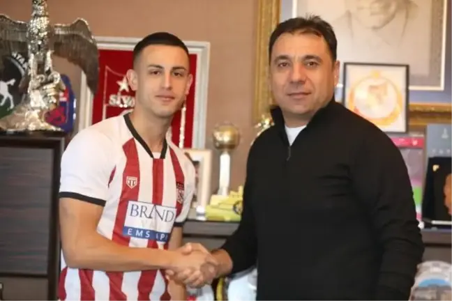 Sivasspor, Fenerbahçe'den Bartuğ Elmaz'ı transfer etti