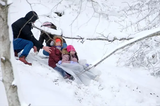 Kırklareli'nde Kar Yağışı Ulaşımı Olumsuz Etkiliyor