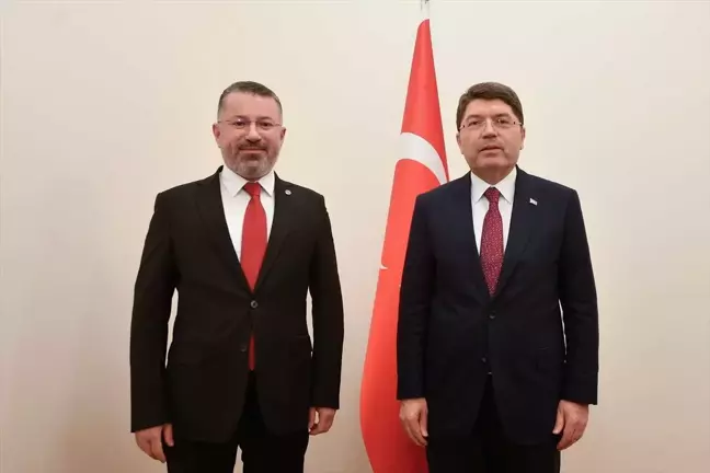 Karabük Üniversitesi Rektörü Adalet Bakanı Yılmaz Tunç'u ziyaret etti