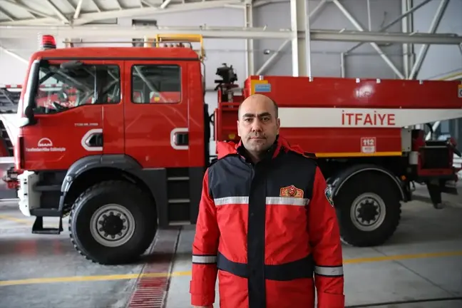 Malatya'da depremde enkaz altından 500'den fazla kişi çıkaran itfaiyeciler görevlerine devam ediyor