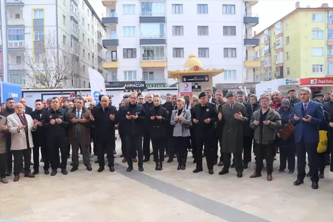 Depremlerin birinci yılında anma törenleri düzenlendi