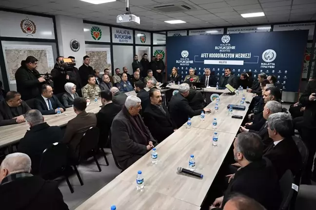 Malatya'da depremde hayatını kaybedenler için anma programı düzenlendi