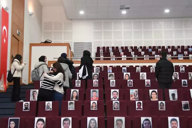 Adıyaman Üniversitesi, depremde hayatını kaybedenler için tören düzenledi
