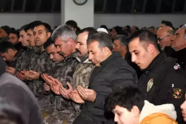 Erzincan'da deprem şehitleri için Mevlit programı düzenlendi
