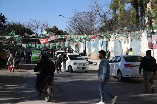 Pakistan'da Ulusal Meclis ve Eyalet Meclisi Seçimleri Başladı