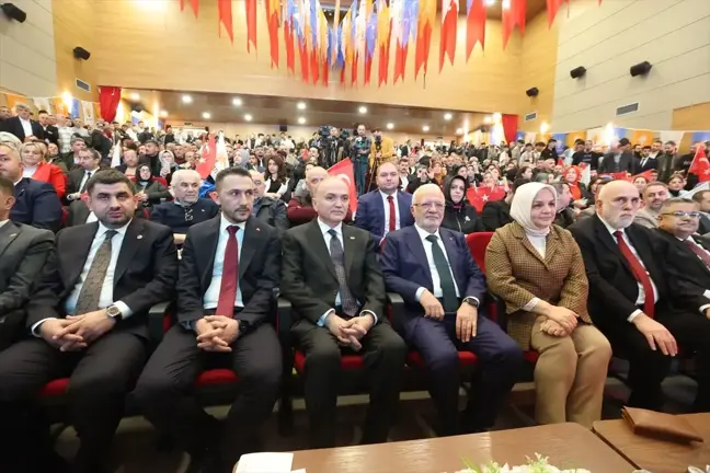 AK Parti Genel Başkan Vekili Mustafa Elitaş, Düzce'de belediye başkan adaylarını tanıttı