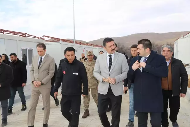 Tunceli Pertek'te Konteyner Kent İnşaatı Devam Ediyor