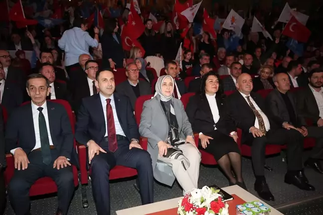 AK Parti Grup Başkanvekili Özlem Zengin: 'Hapishaneye selam verenlerden vatanperver olur mu?'