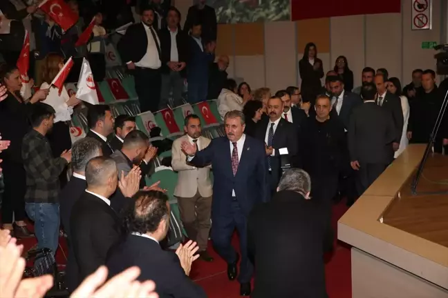 BBP Genel Başkanı Mustafa Destici, AK Parti Küçükçekmece Belediye Başkan adayının saldırıya uğramasını kınadı